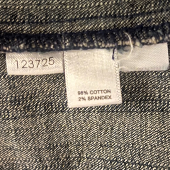 Ann Taylor Loft Women’s Jean jacket size 6 - Picture 2 of 4